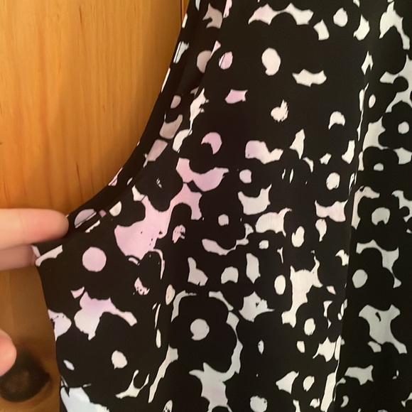 CAbi Dixon sleeveless blouse, size Large, black/white abstract floral,style 5353 - Picture 6 of 12